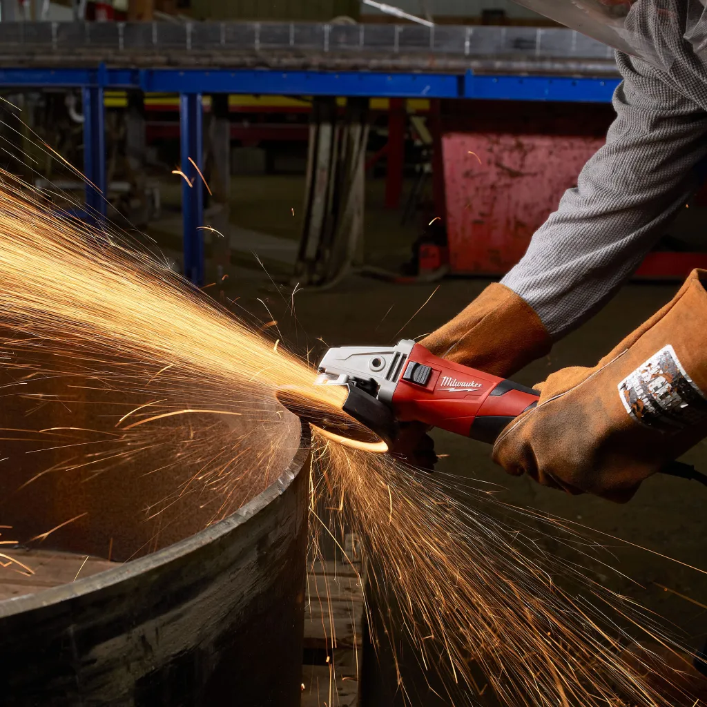 AMOLADORA MILWAUKEE 4.webp