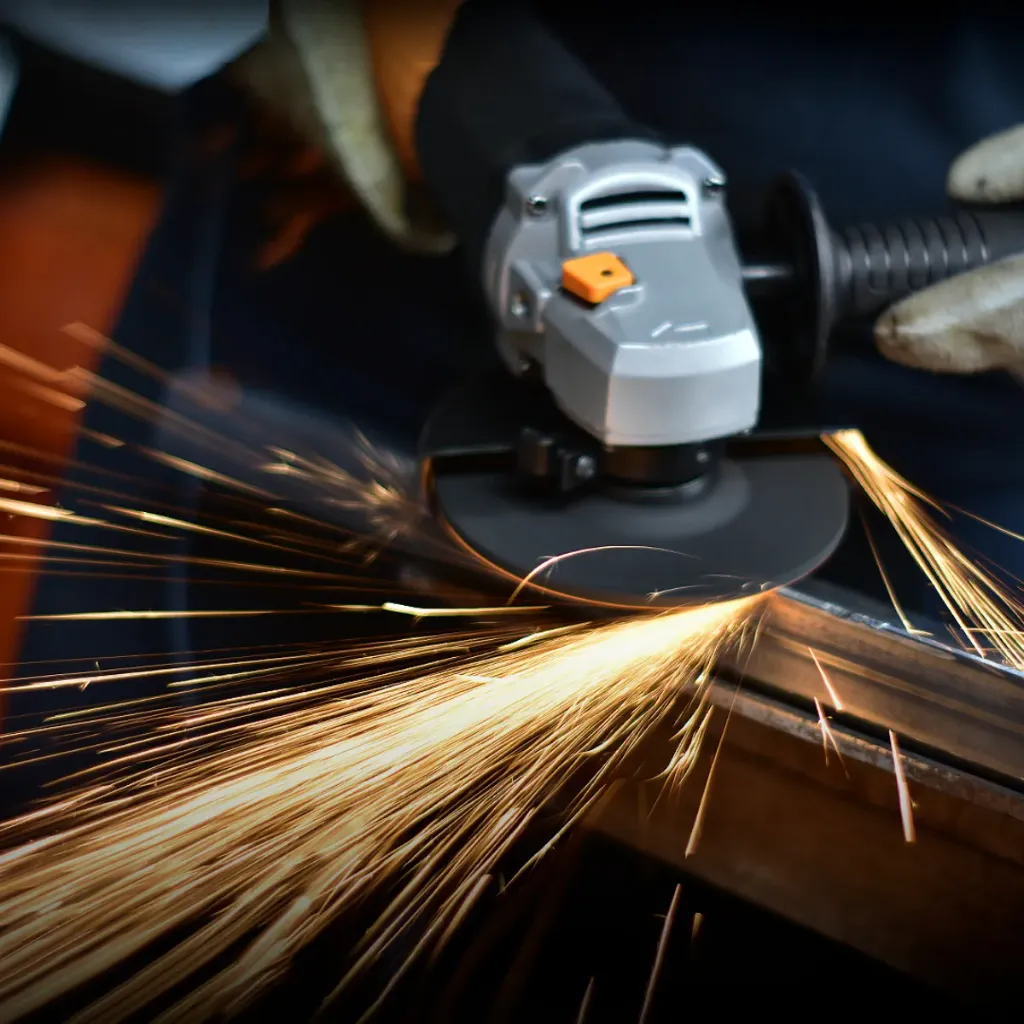 LUSQTOFF AMOLADORA 1400W.webp