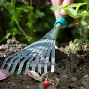 Escobilla Barrehojas Plano Acero Comfort Gardena 8956 2.webp