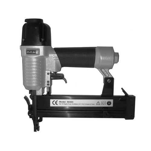 [FE800040] ENGRAMPADORA NEUMATICA DUCA ANCHO:5,8 -GRAMPA: 16MM-40MM    PESO:1,5KG-PRESION REQUERIDA 70-115PSI-CAPACIDAD 100PCS
TAMAÑO CAJA 0,52*0,315*0,277 M